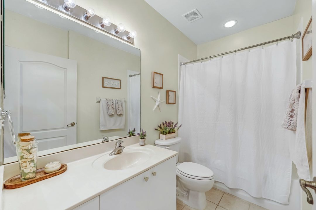7827 Regal Heron Cir #302, Naples, FL 34104
