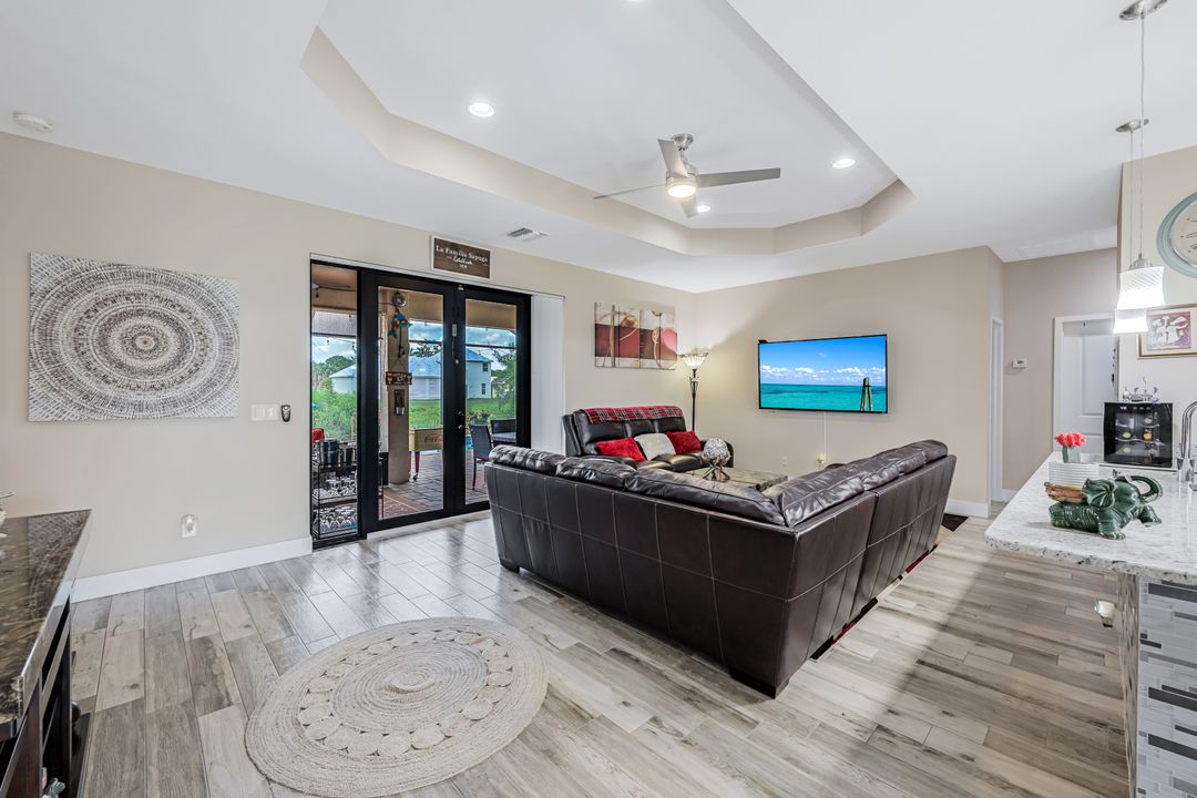 301 SE 21st Ln, Cape Coral, FL 33990