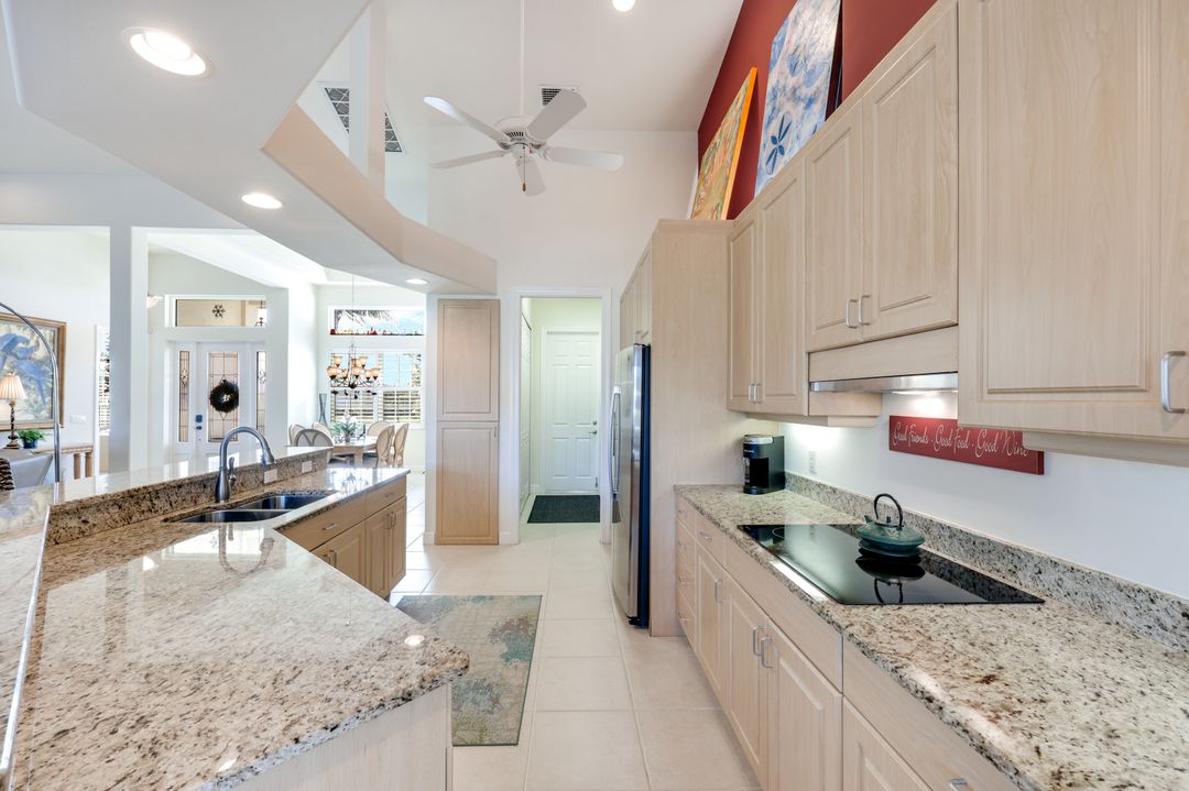 9852 Treasure Cay Ln, Bonita Springs, FL 34135