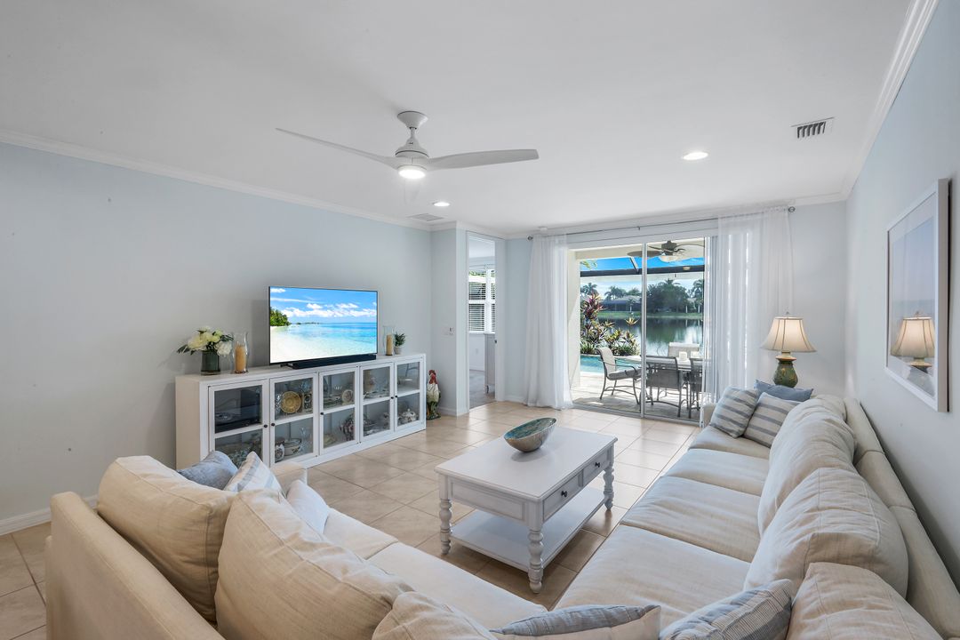 14795 Edgewater Cir, Naples, FL 34114