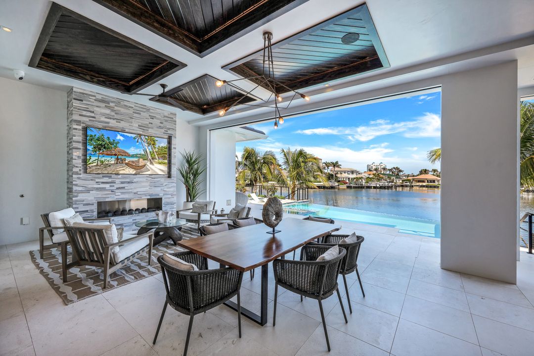 403 Neapolitan Way, Naples, FL 34103