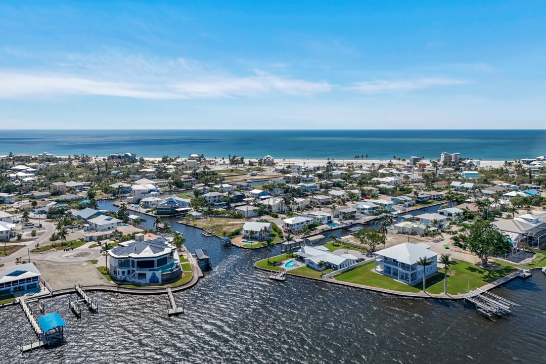 5596 Avenida Pescadora, Fort Myers Beach, FL 33931