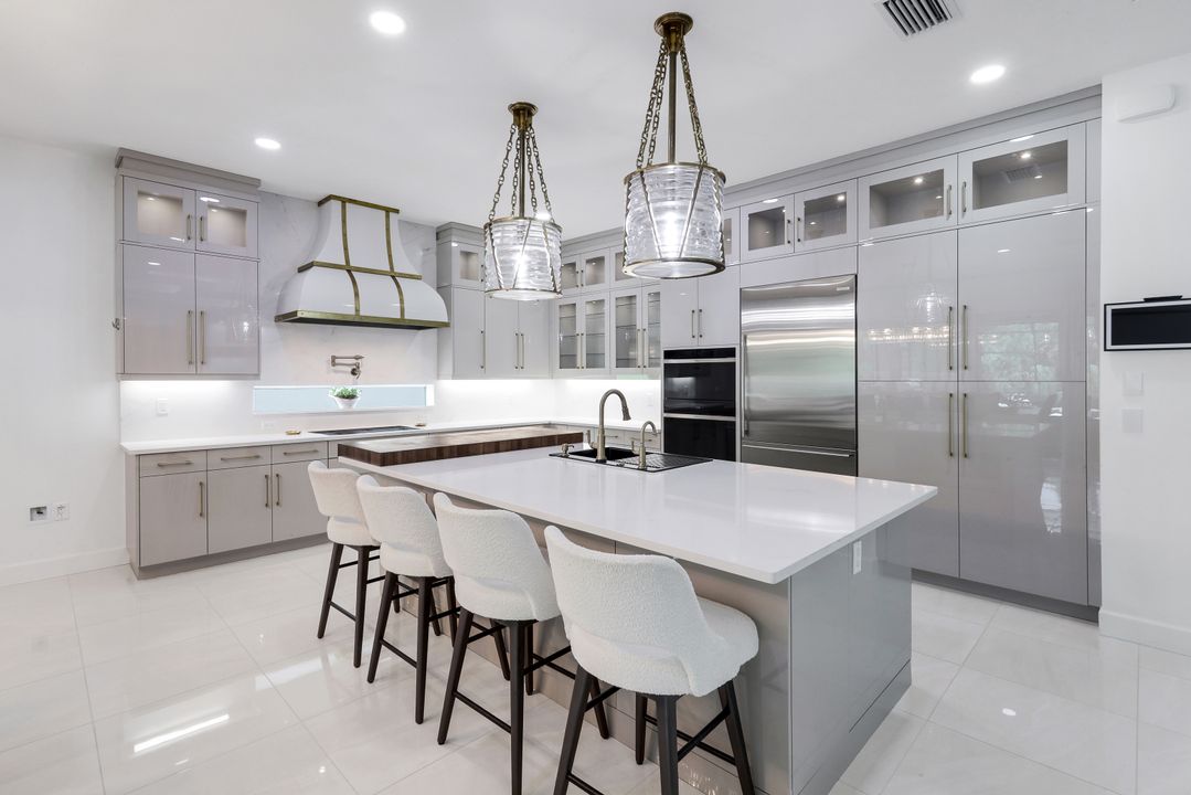 12063 Azalea Wy, Naples, FL 34120