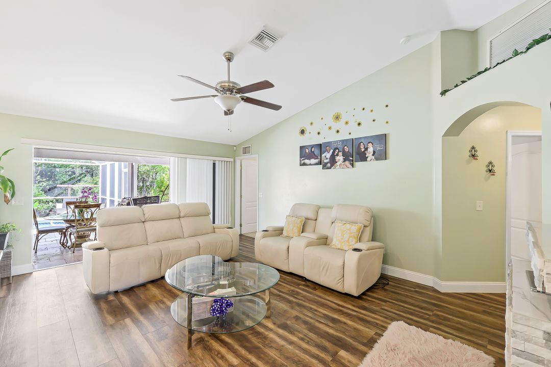 537 Allison St E, Lehigh Acres, FL 33974