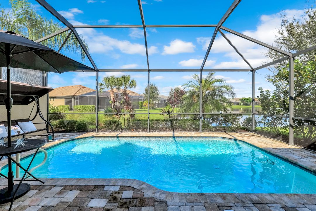 7659 Jacaranda Ln, Naples, FL 34114
