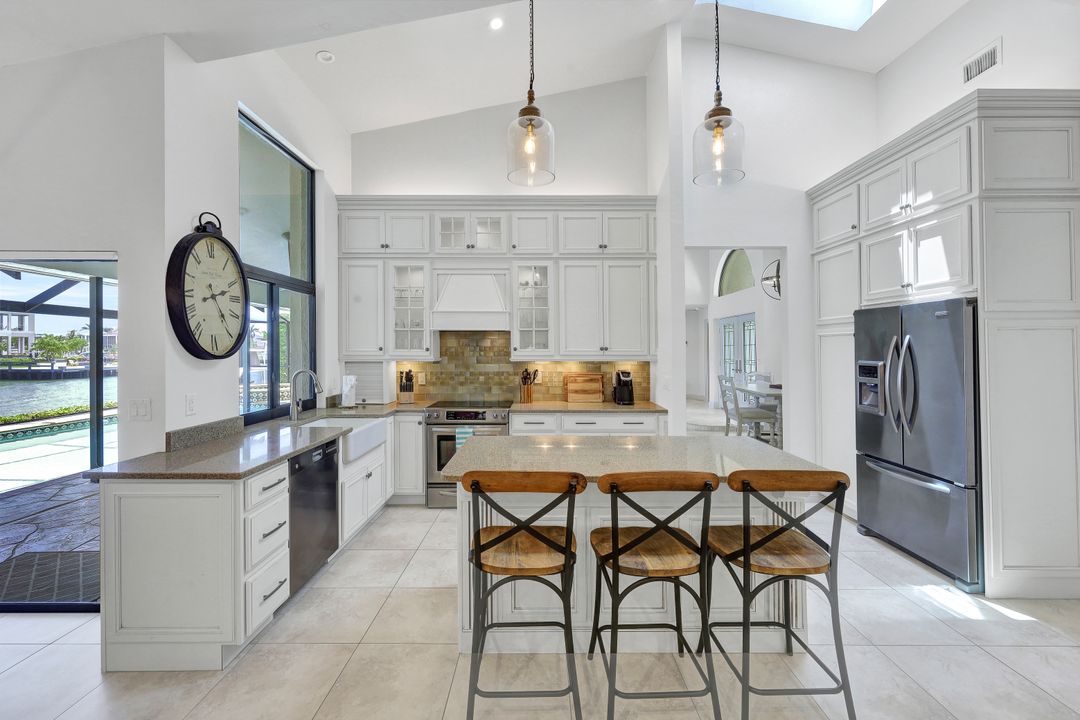 665 Rockport Ct, Marco Island, FL 34145