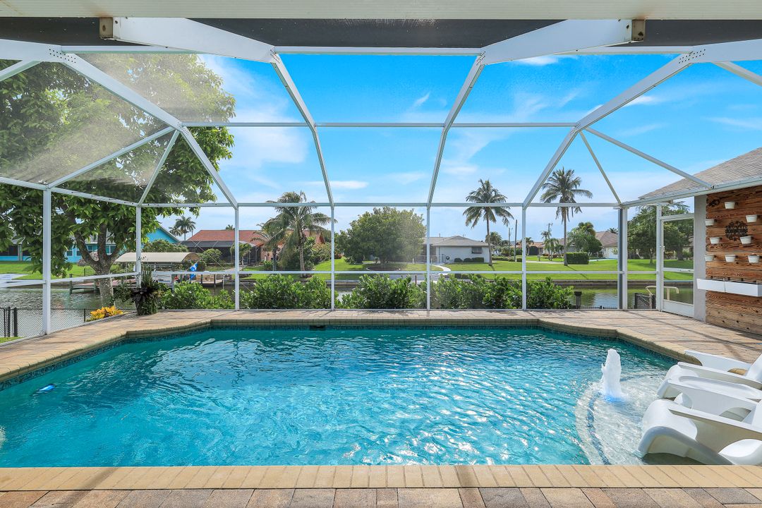 204 SE 20th Pl, Cape Coral, FL 33990