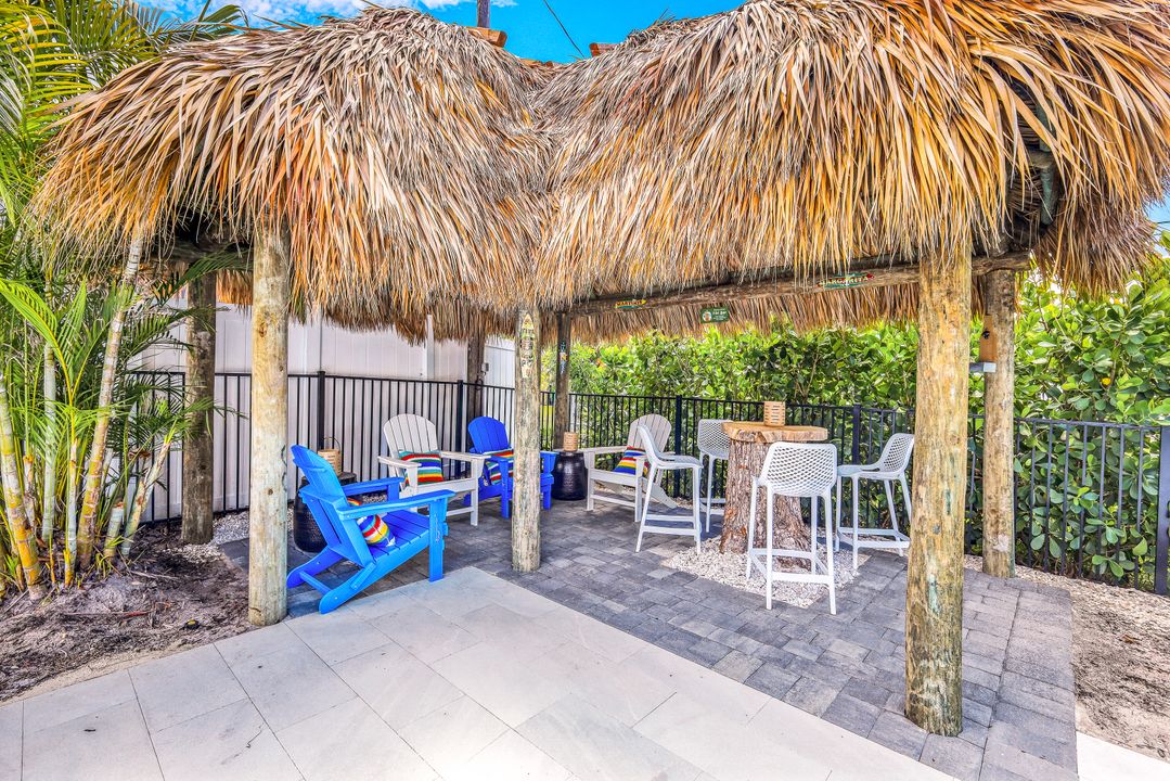 590 92nd Ave N, Naples, FL 34108