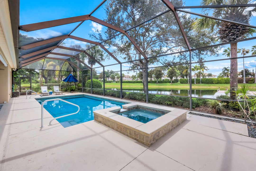 8776 Hideaway Harbor Ct, Naples, FL 34120