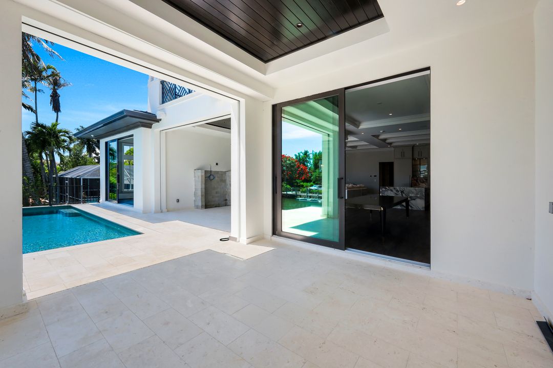 1690 Chesapeake Ave, Naples, FL 34102