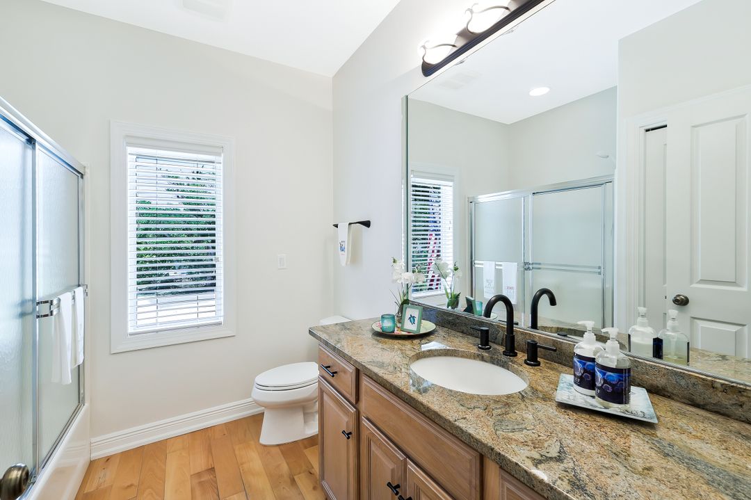 2130 Sunset Cir, Sanibel, FL 33957