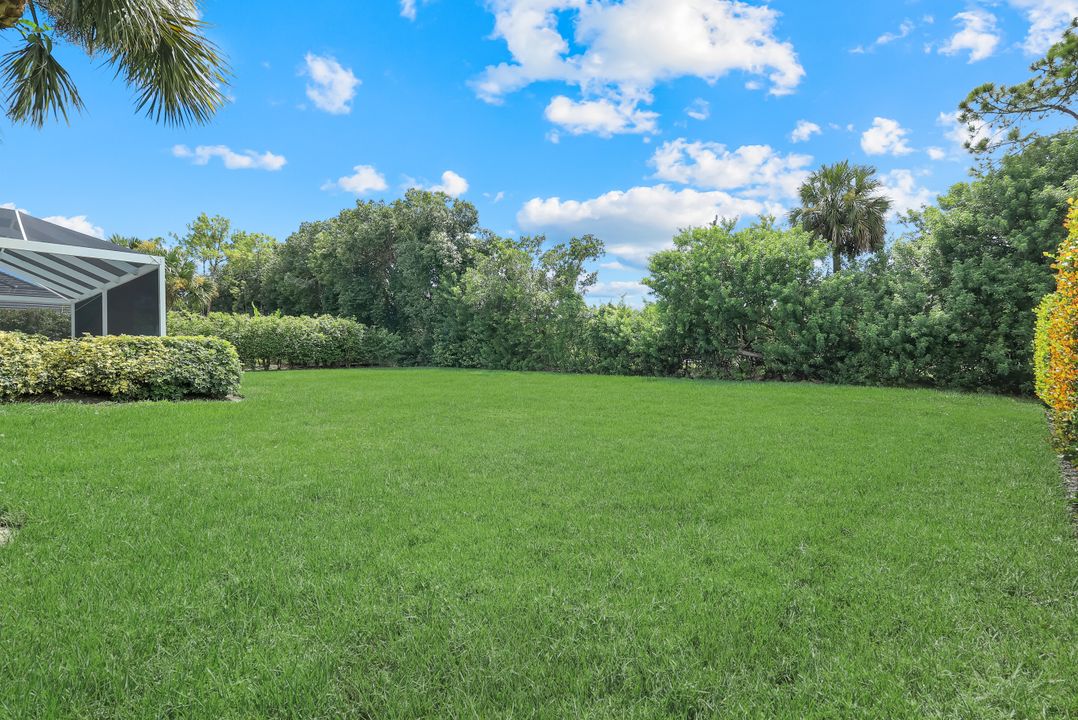 9245 The Ln, Naples, FL 34109