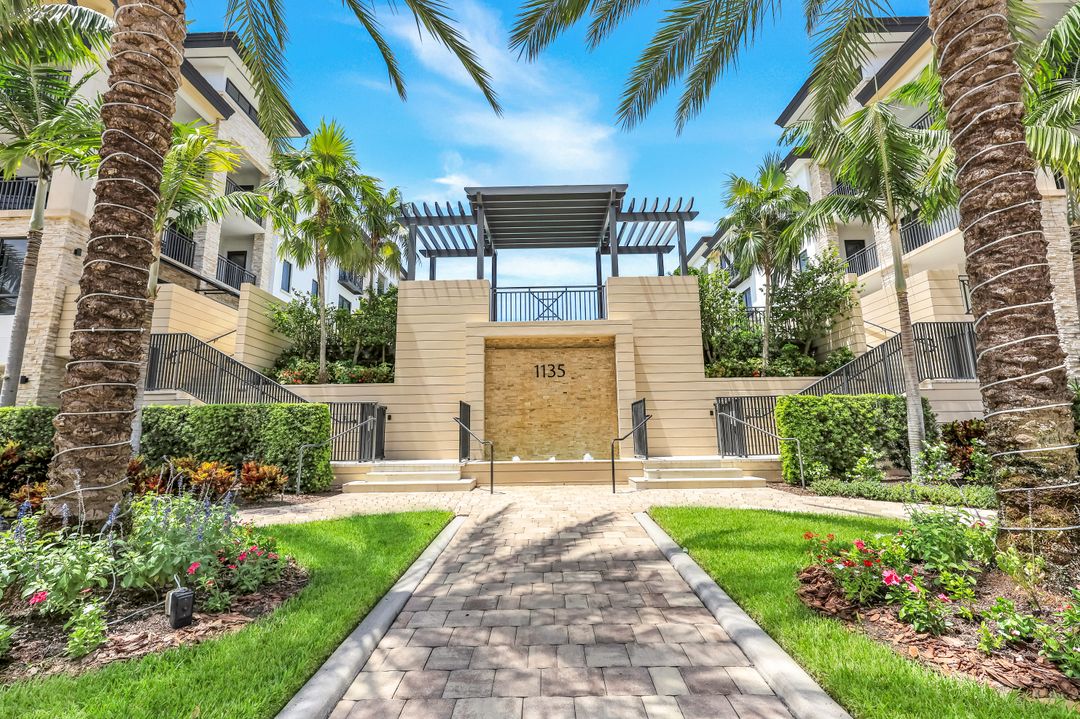 1135 3rd Ave S #303, Naples, FL 34102