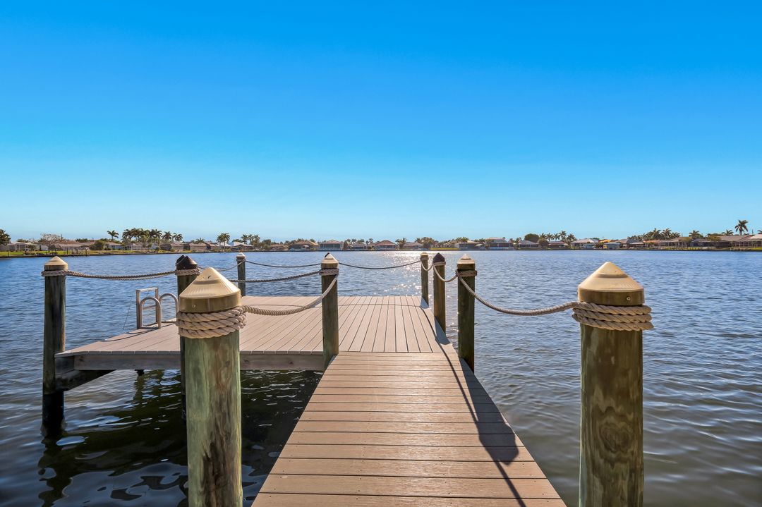 5011 SW 5th Pl, Cape Coral, FL 33914