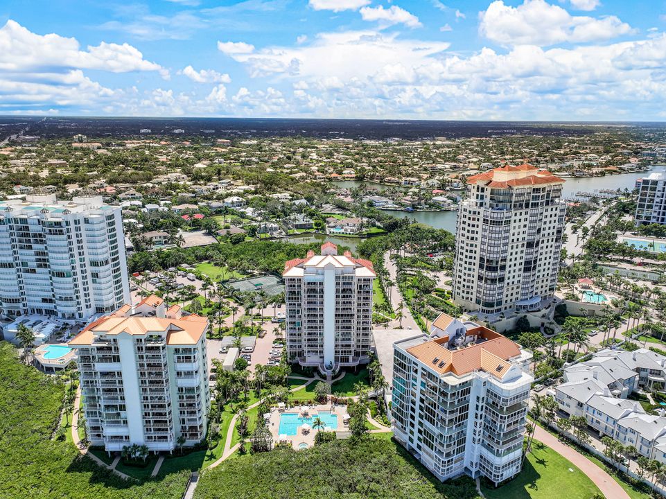 40 Seagate Dr #702, Naples, FL 34103