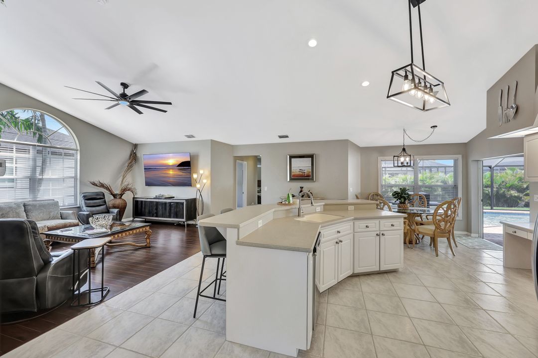 1918 Cape Coral Pkwy W, Cape Coral, FL 33914