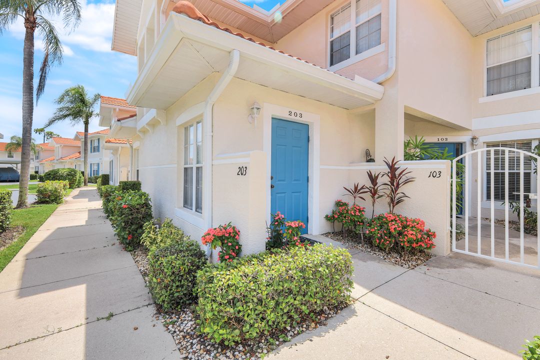 5015 Cedar Springs Dr #103, Naples, FL 34110