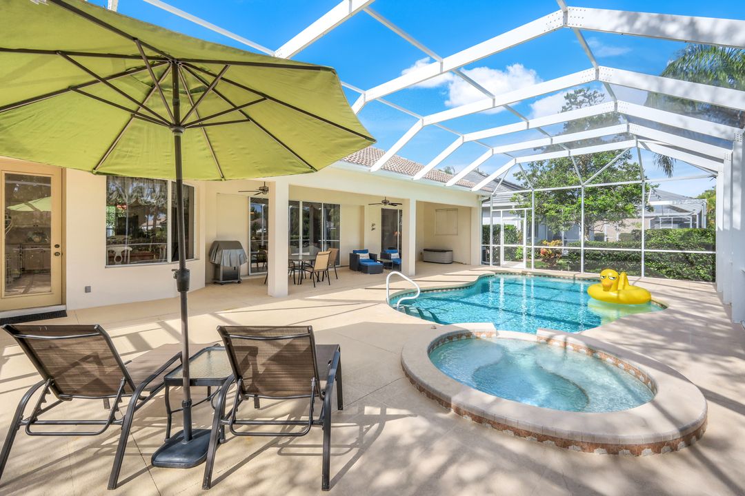 8397 Northhampton Ct, Naples, FL 34120