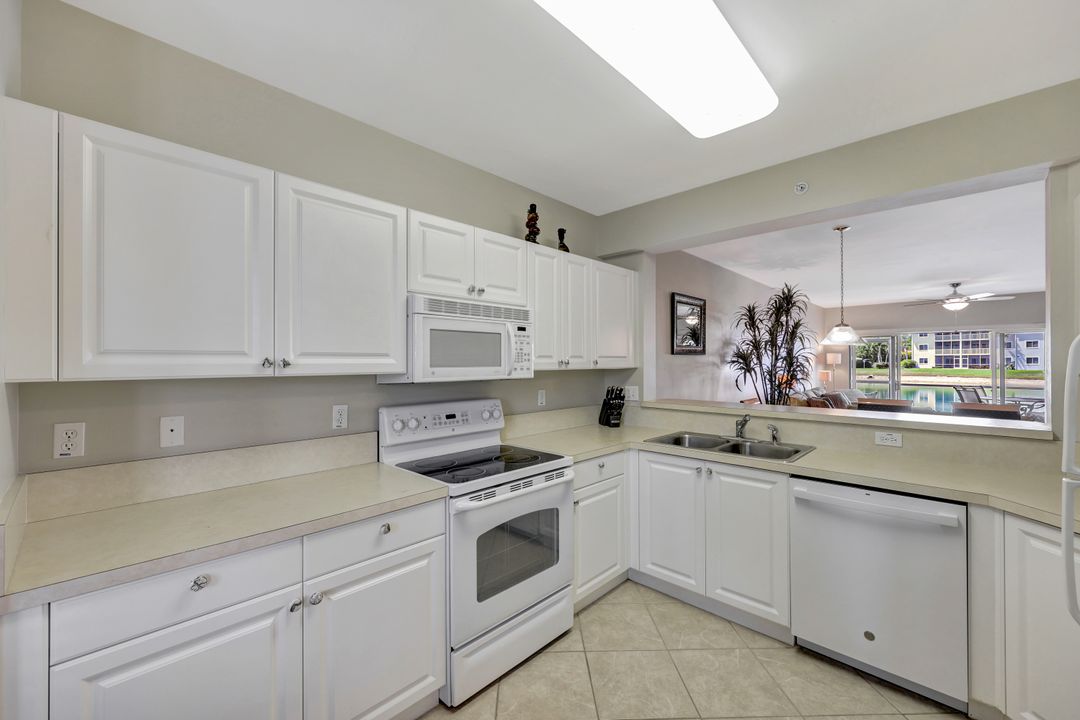 7818 Great Heron Way #104, Naples, FL 34104