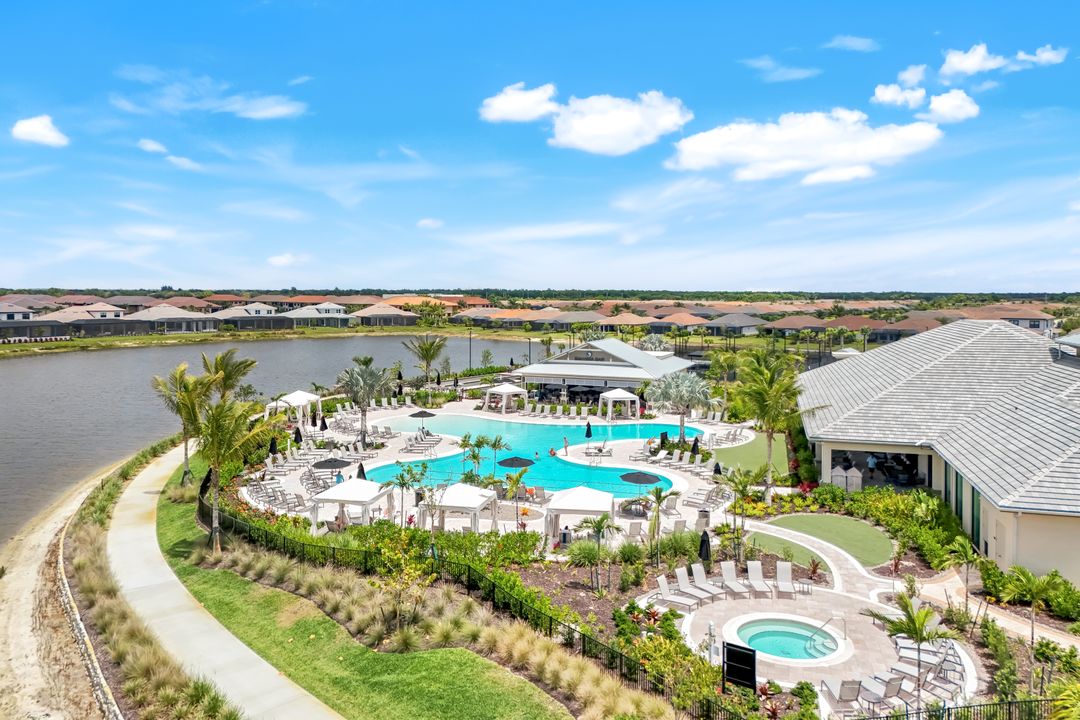 15460 Turin Dr, Naples, FL 34114