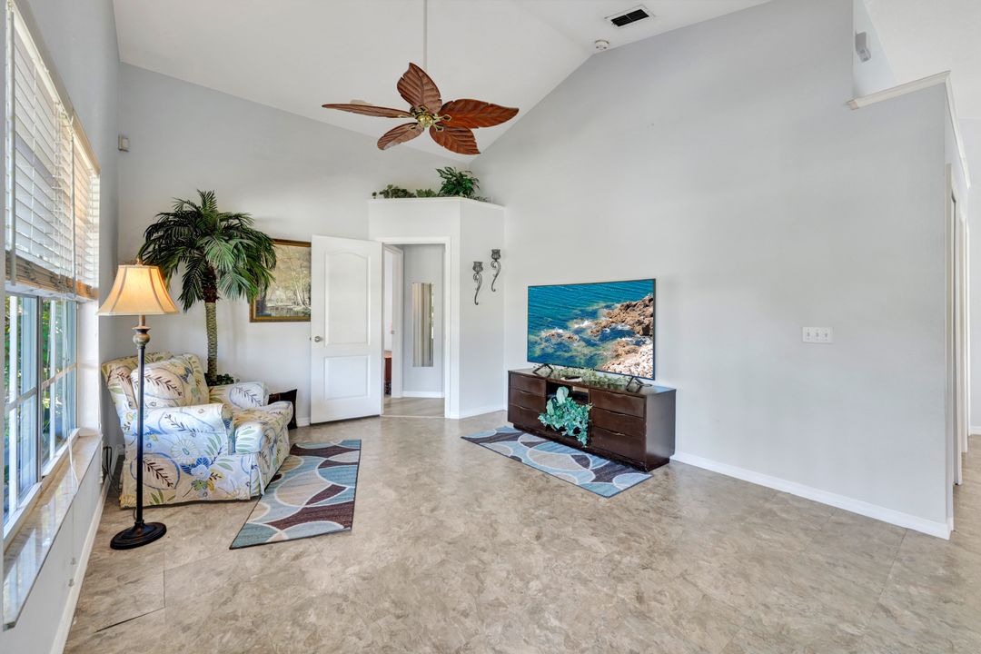 825 23rd St SW, Naples, FL 34117
