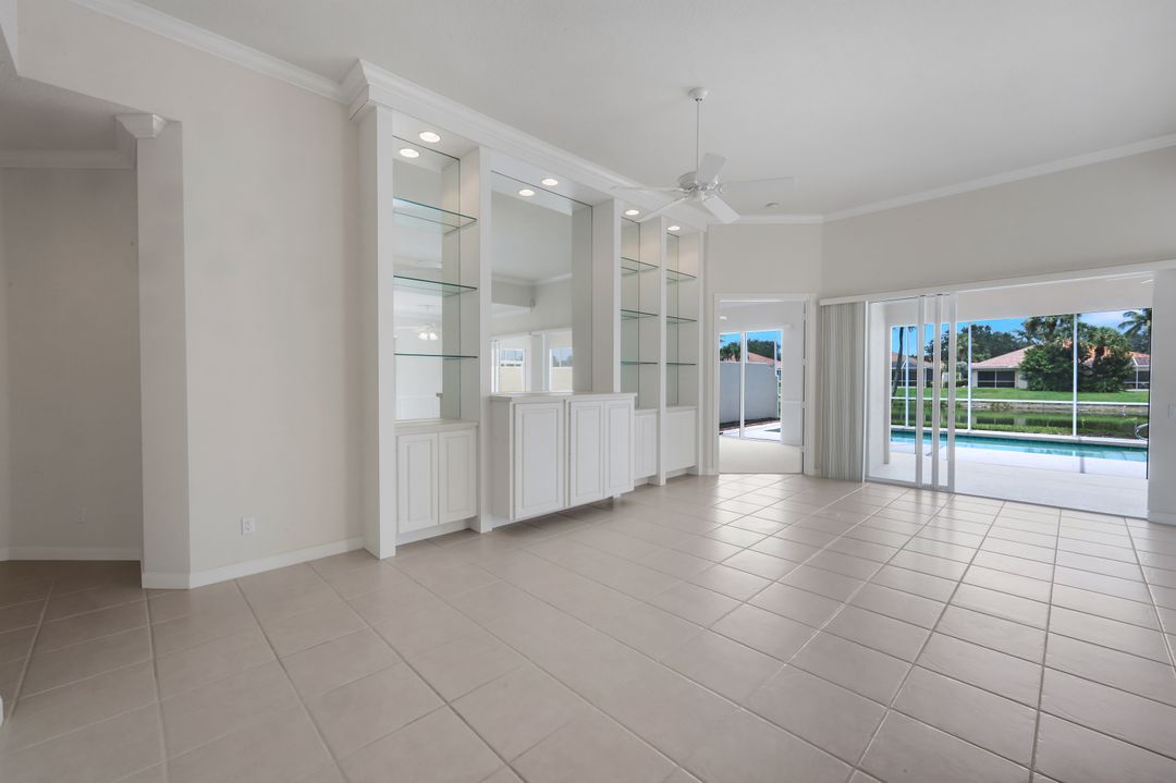 4471 Prescott Ln, Naples, FL 34119