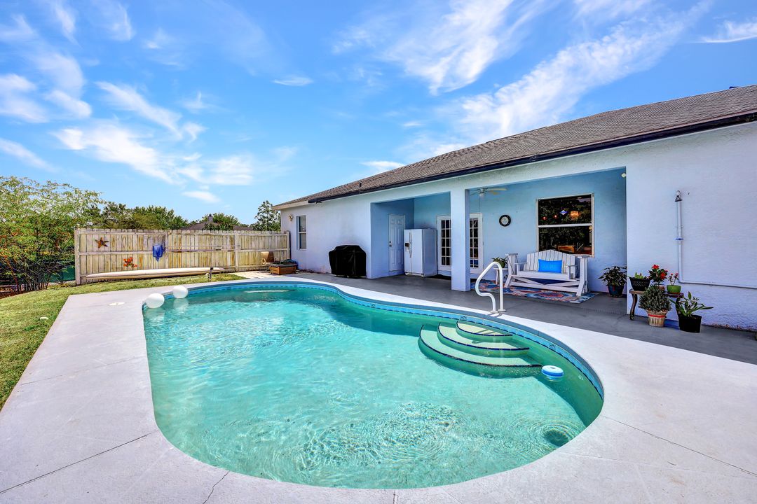 2525 39th Ave NE, Naples, FL 34120