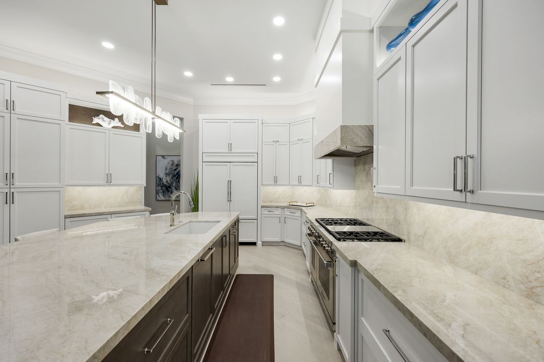 4262 Deephaven Ln, Naples, FL 34119