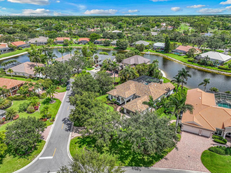 11819 Warbler Ct, Naples, FL 34119