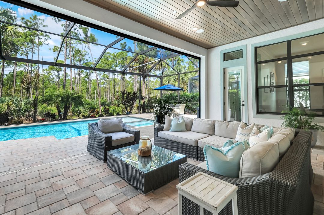 16221 Verilyn Cir, Naples, FL 34110