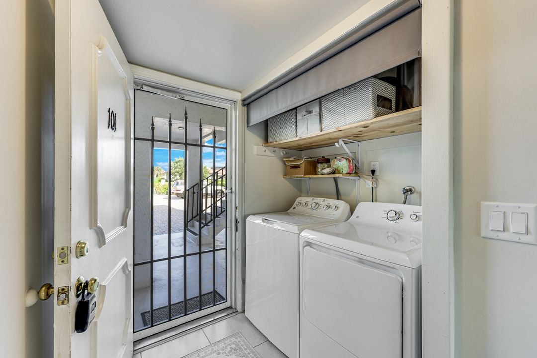 3030 Binnacle Dr #101, Naples, FL 34103