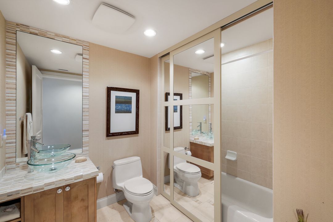 13675 Vanderbilt Dr #406, Naples, FL 34110