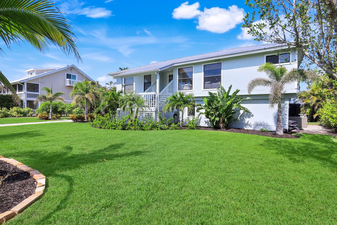 647 Rabbit Rd, Sanibel, FL 33957