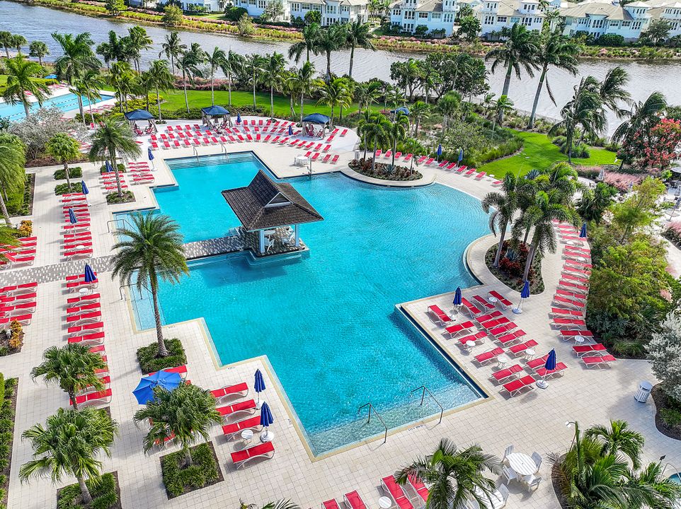 6177 Megans Bay Dr, Naples, FL 34112