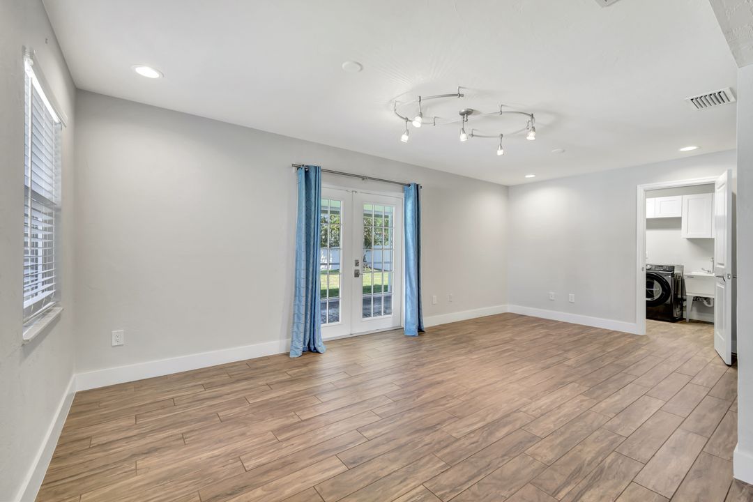 793 Sunset Vista Dr, Fort Myers, FL 33919