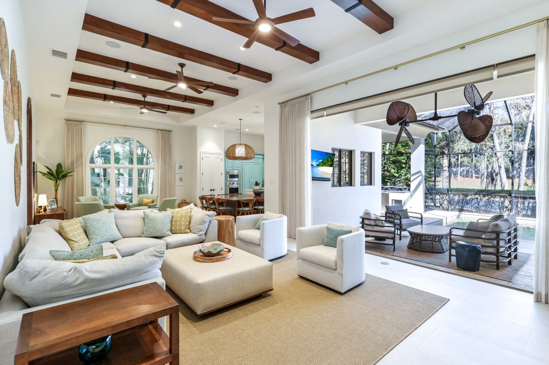 2904 Tiburon Blvd E, Naples, FL 34109