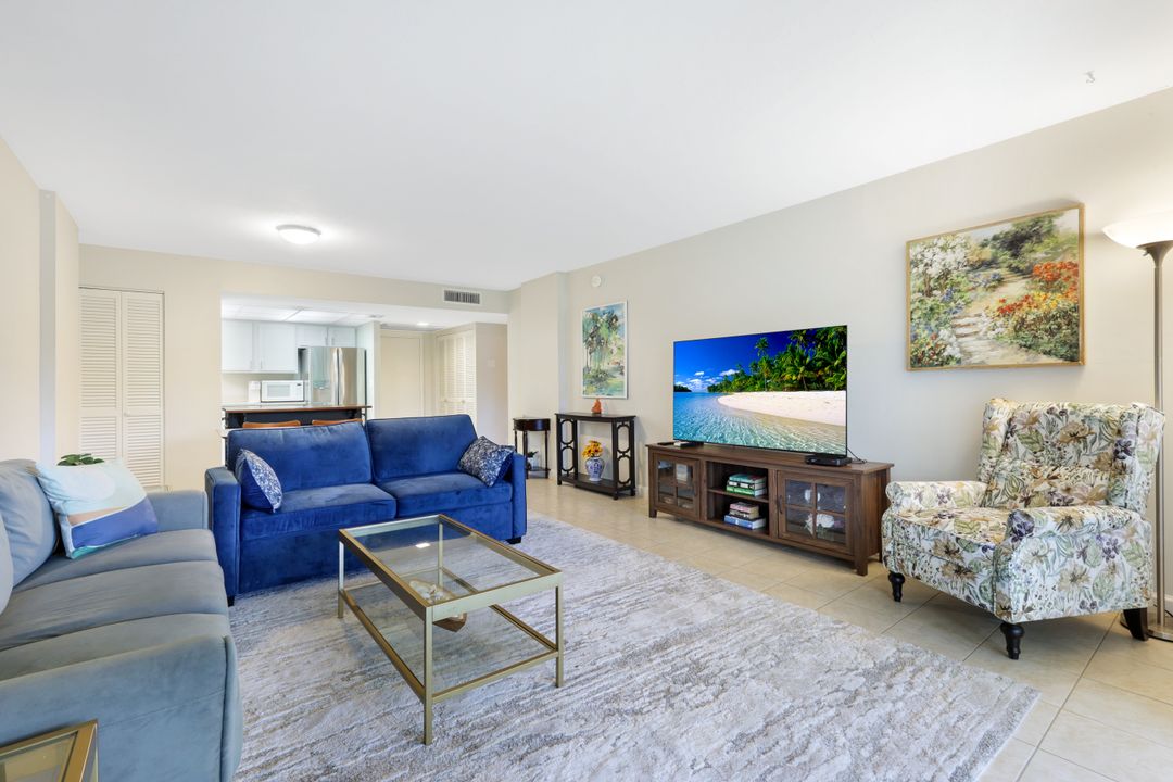 3 Bluebill Ave #206, Naples, FL 34108