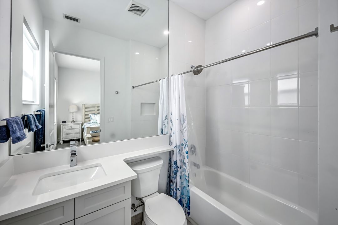 12083 Azalea Wy, Naples, FL 34120