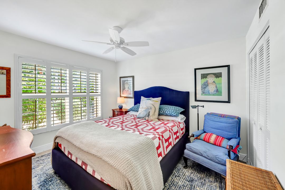 5637 Turtle Bay Dr #17, Naples, FL 34108