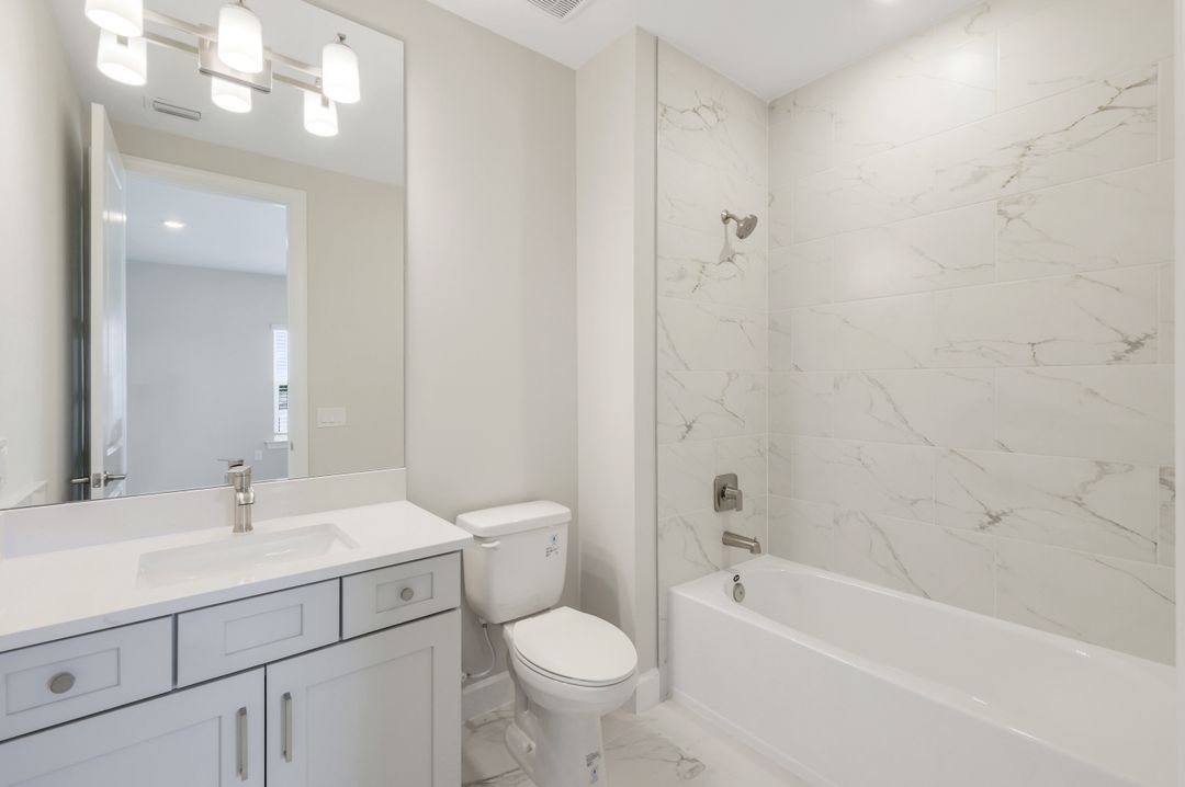 15460 Turin Dr, Naples, FL 34114
