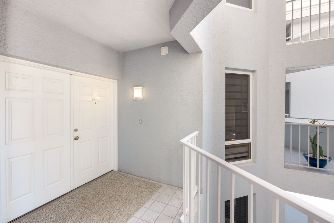 9790 Gulf Shore Dr #505, Naples, FL 34108