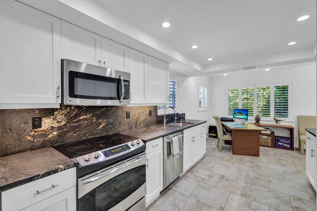 4772 West Blvd #E-102, Naples, FL 34103