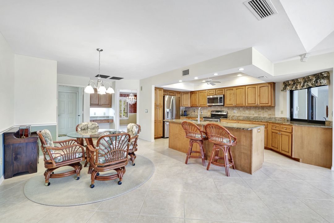 2007 Duke Dr, Naples, FL 34110