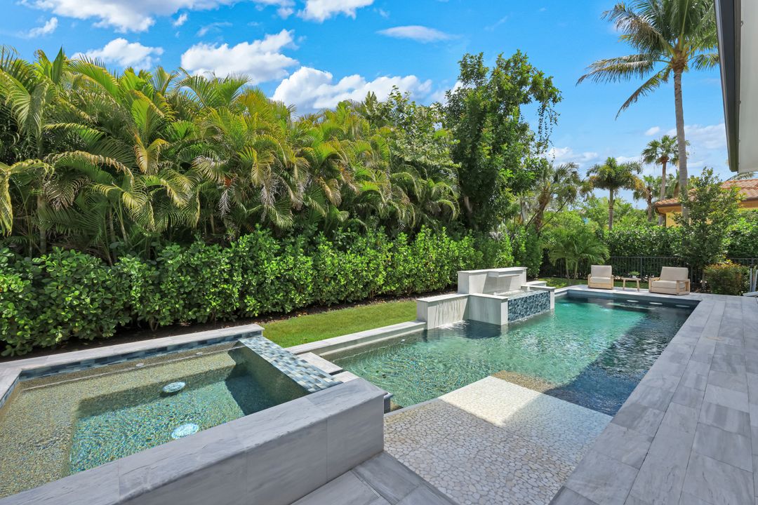 767 Park Shore Dr, Naples, FL 34103