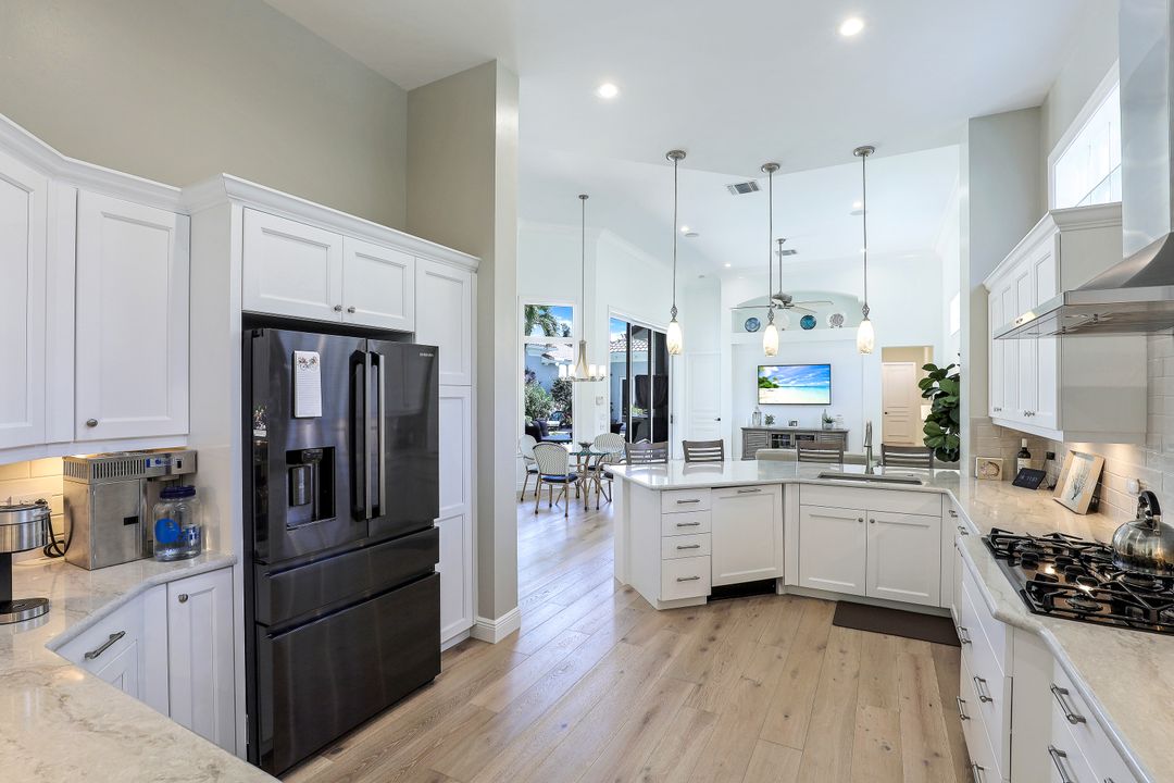 18132 Via Caprini Dr, Miromar Lakes, FL 33913