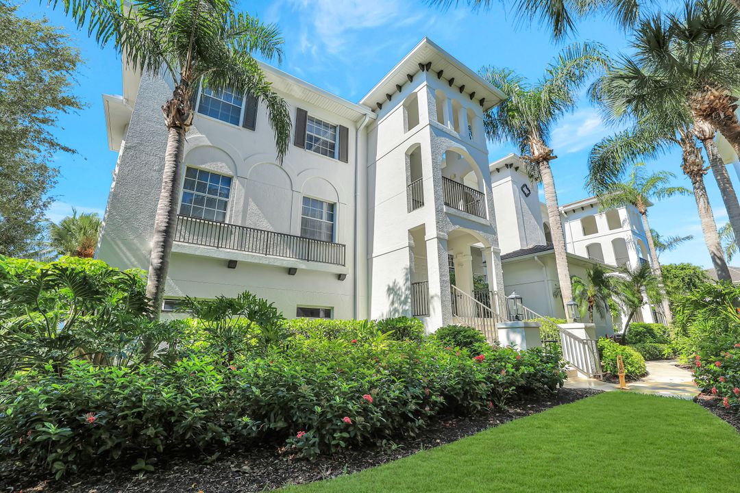 770 Bentwater Cir #103, Naples, FL 34108