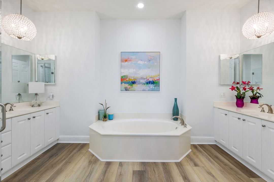 9223 Corfu Ct #202, Naples, FL 34114