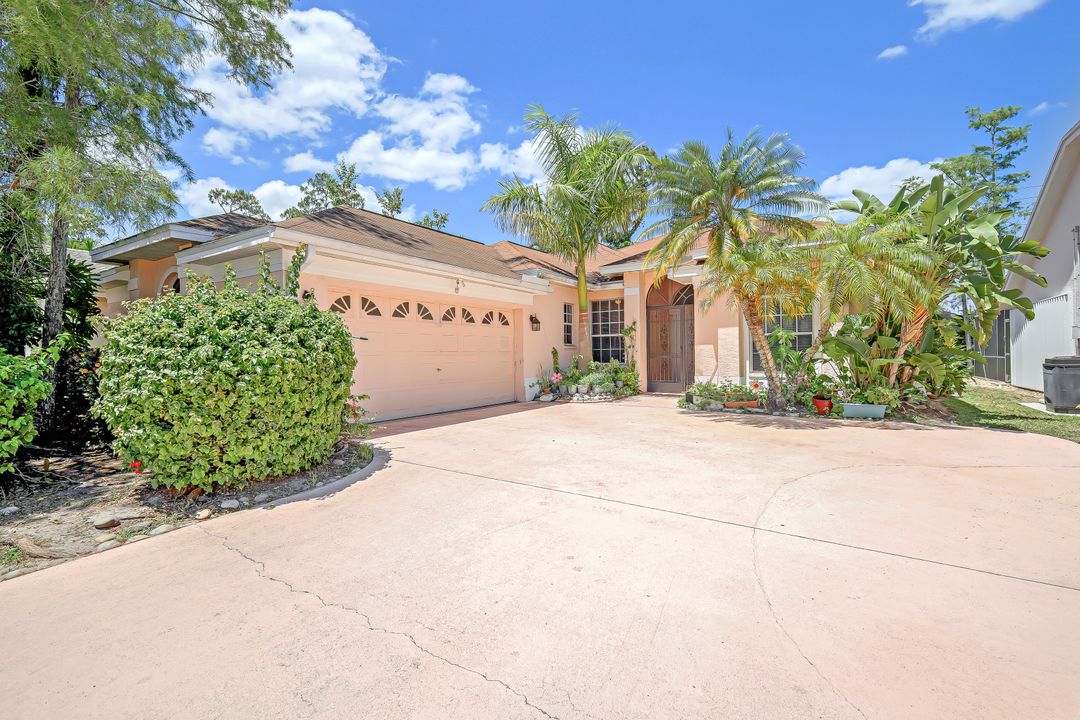 6785 Berwick Pl, Naples, FL 34104