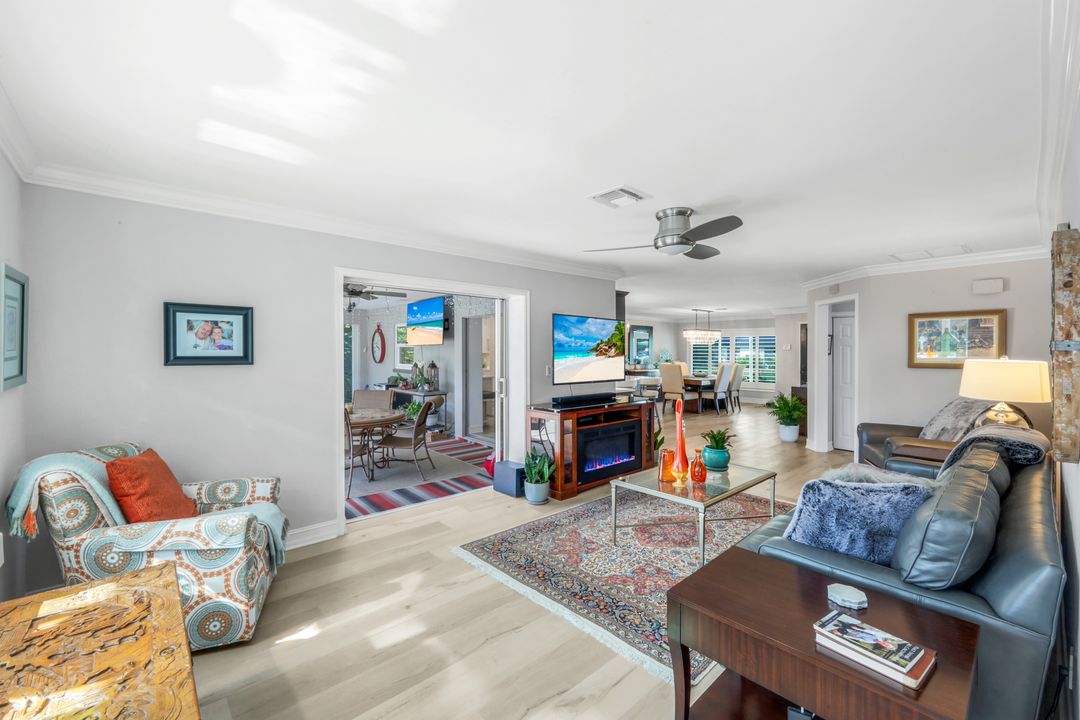 27984 Carl Cir, Bonita Springs, FL 34135
