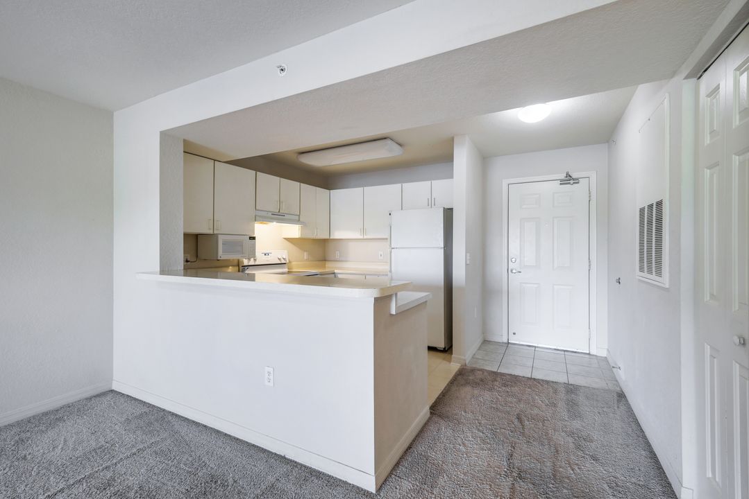 8234 Key Royal Cir #524, Naples, FL 34119